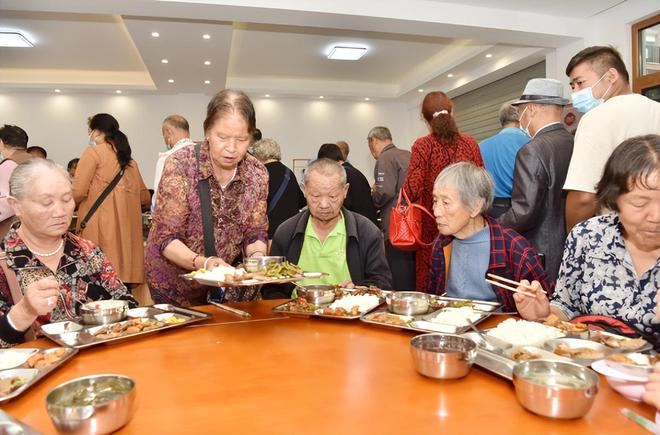 会面临5个难题个个都很严峻有你吗?麻将胡了试玩60、70后老人马上(图4) 会面临5个难题个个都很严峻有你吗?麻将胡了试玩60、70后老人马上(图4)