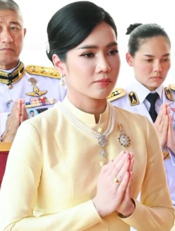 3次高调剃度、穿皇家僧袍、P父王合照麻将胡了泰国二王子与90后新王妃争宠(图5)