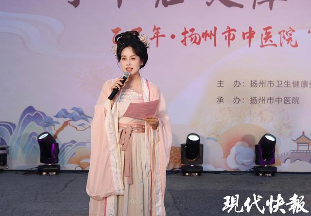 生扬州中医院推出12款“药膳月饼”PG麻将胡了免费模拟器吃月饼也能养